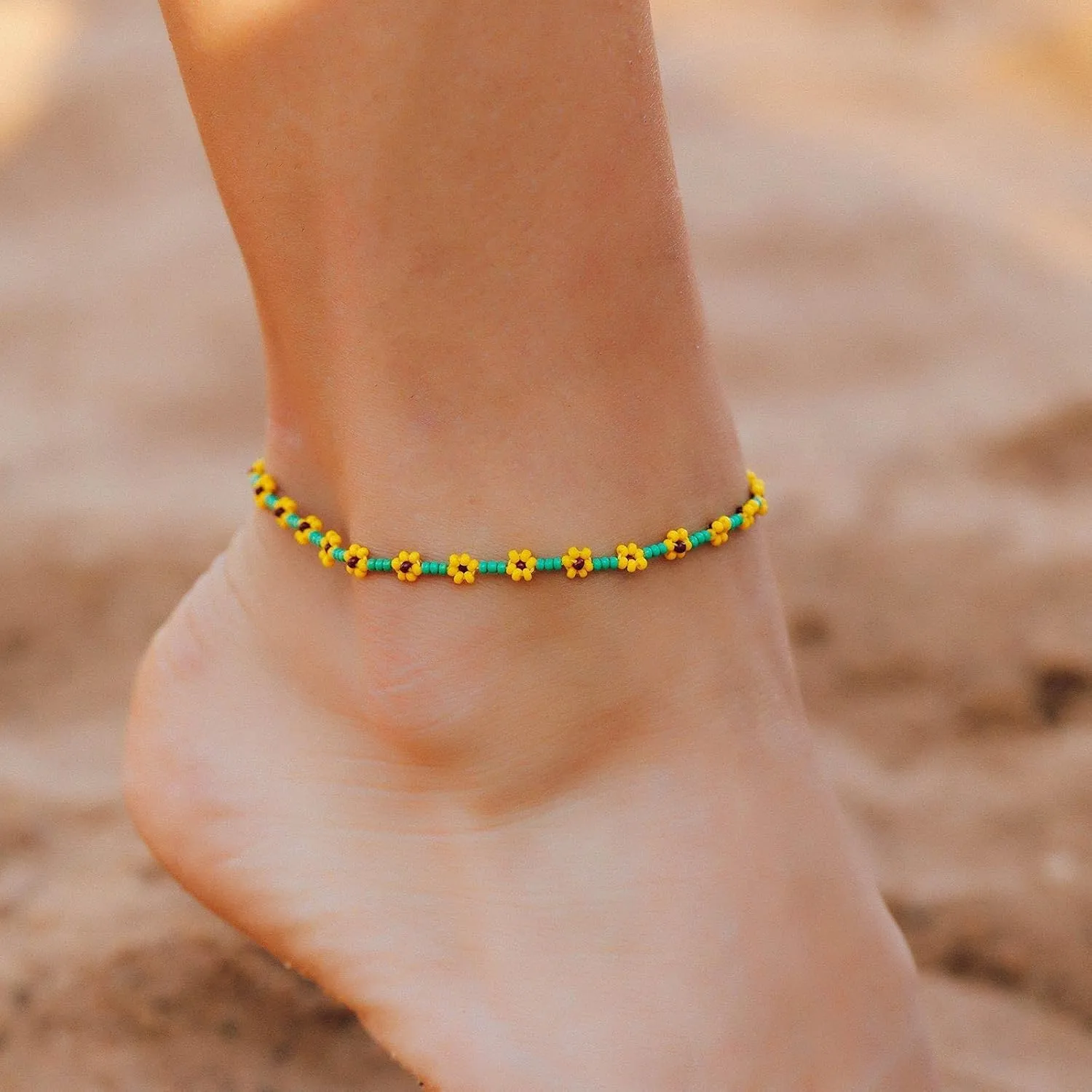 Beaded Anklets for Women Boho Cute Daisy Flower Bead Ankle Bracelets Handmade Waterproof Surfer Anklet Summer Beach Foot Jewelry for Women