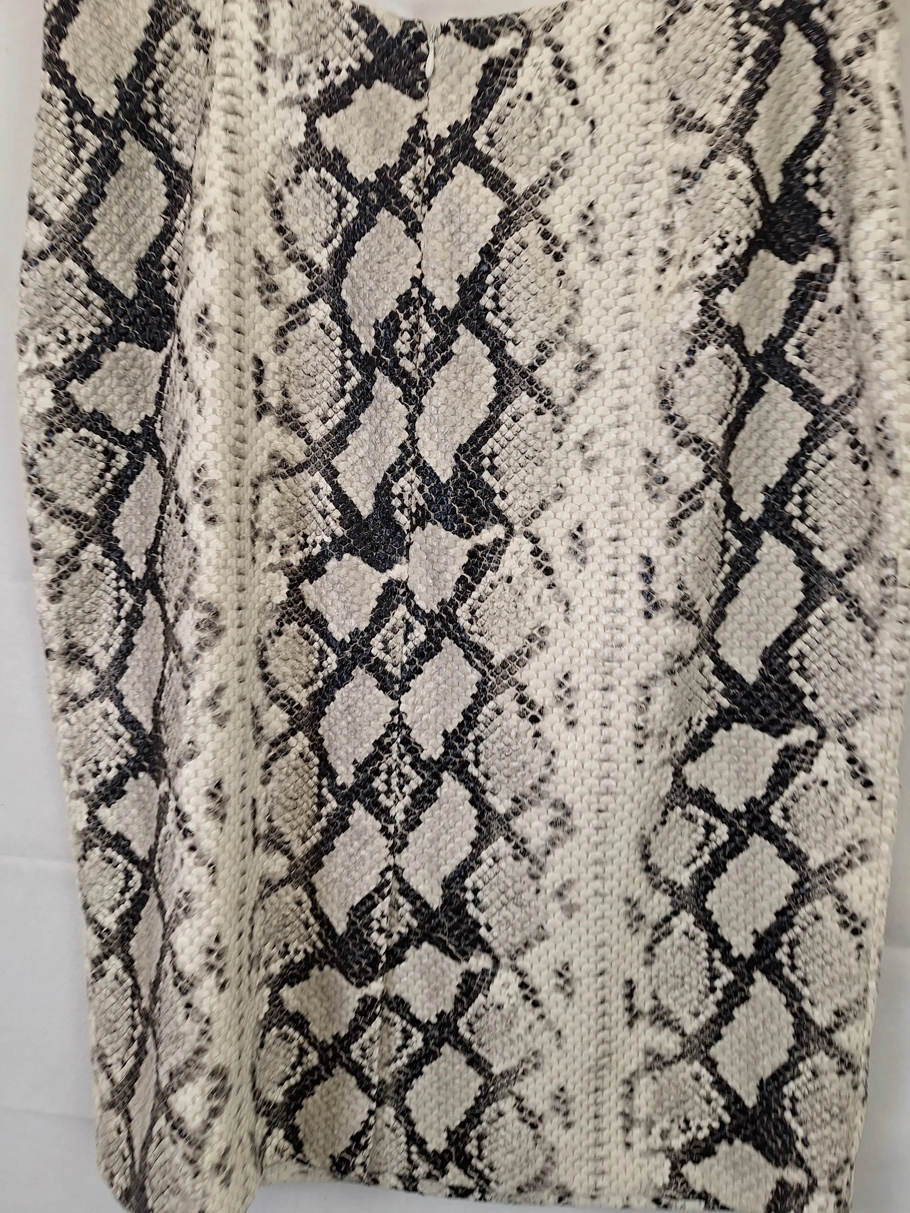 Carla Zampatti Stylish Snakeskin Pencil Midi Skirt Size 14