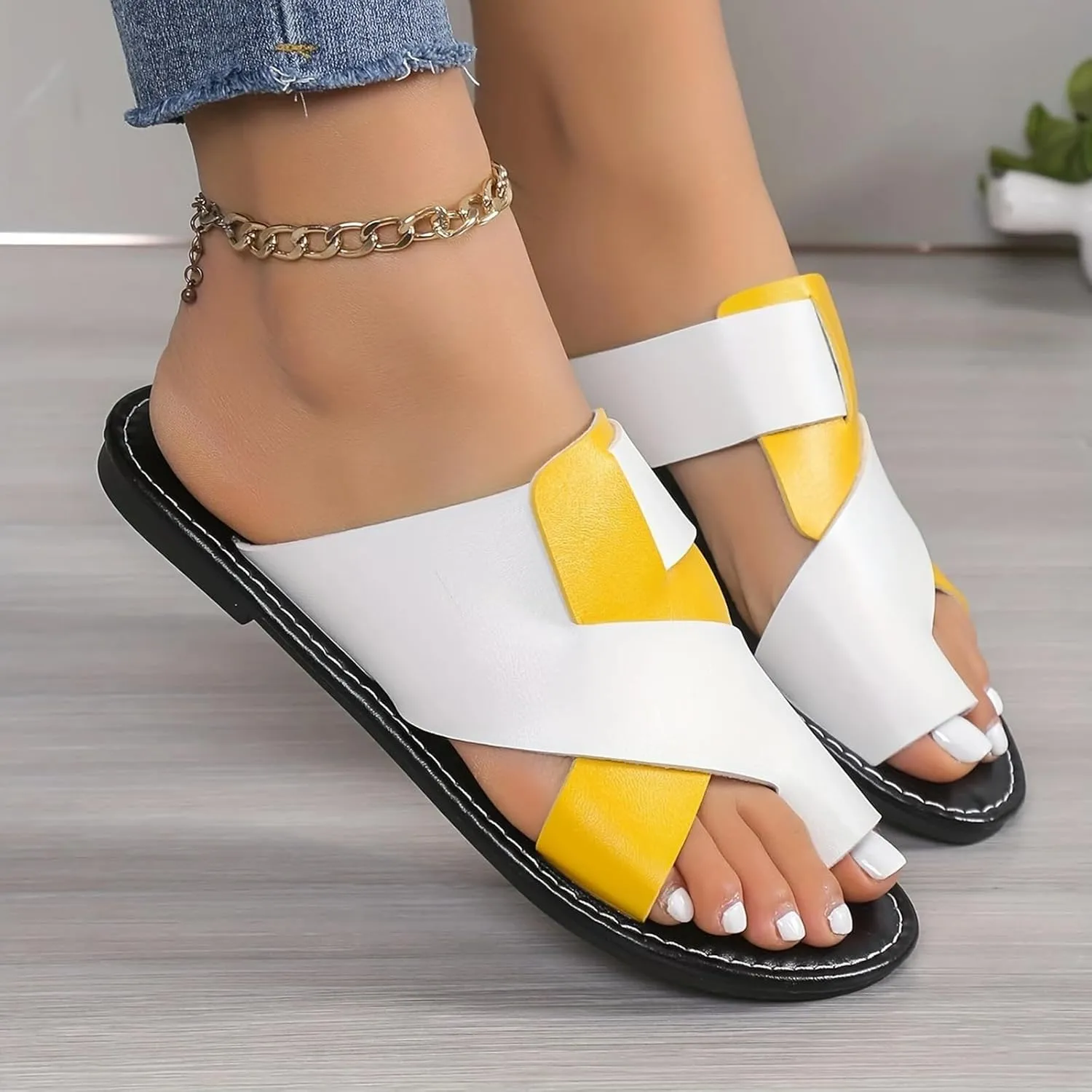 Flat Sandals for Women 2025 Color Block Flat Ring Toe Thong Sandals Fashion Casual Beach Summer Slip On Slides Slippers