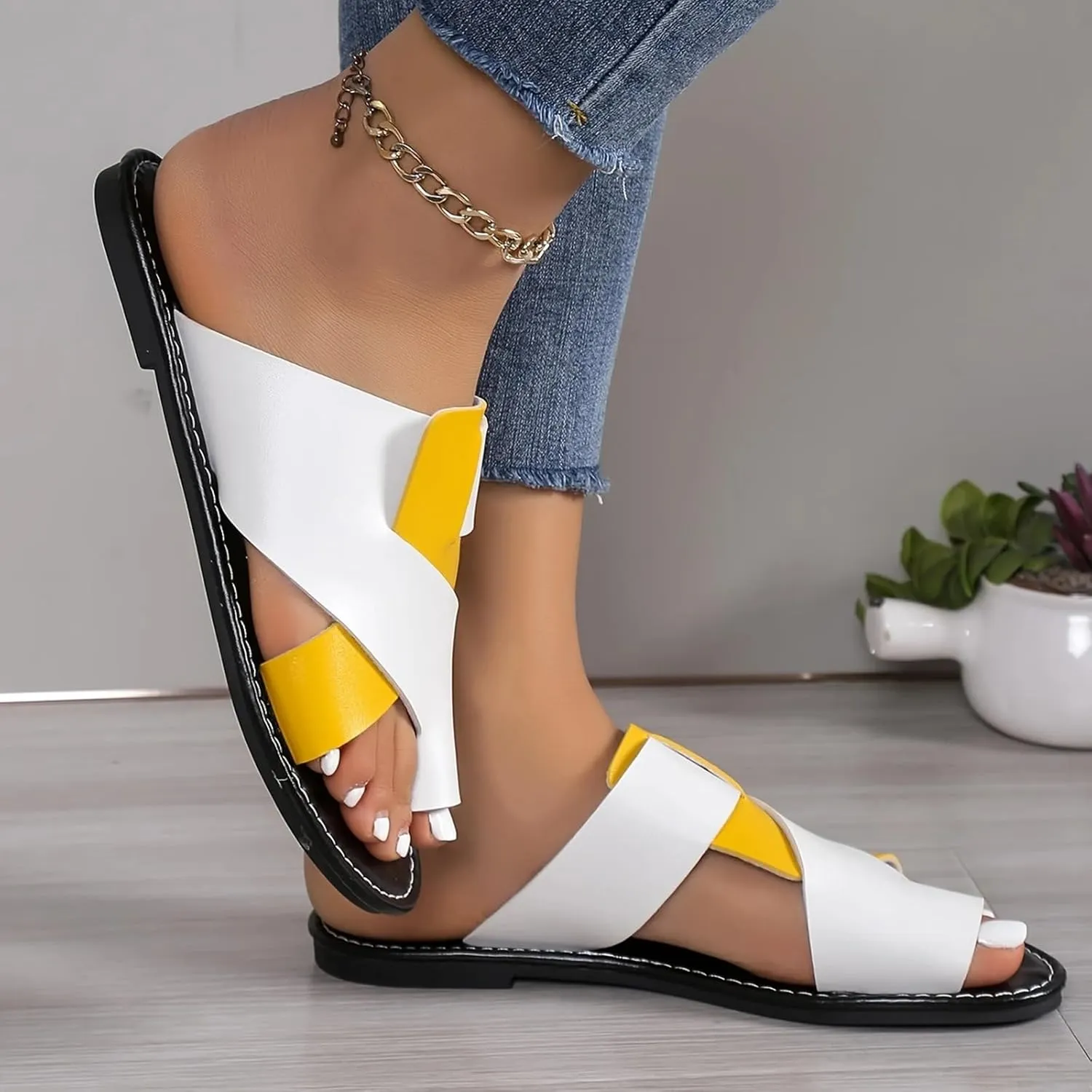 Flat Sandals for Women 2025 Color Block Flat Ring Toe Thong Sandals Fashion Casual Beach Summer Slip On Slides Slippers