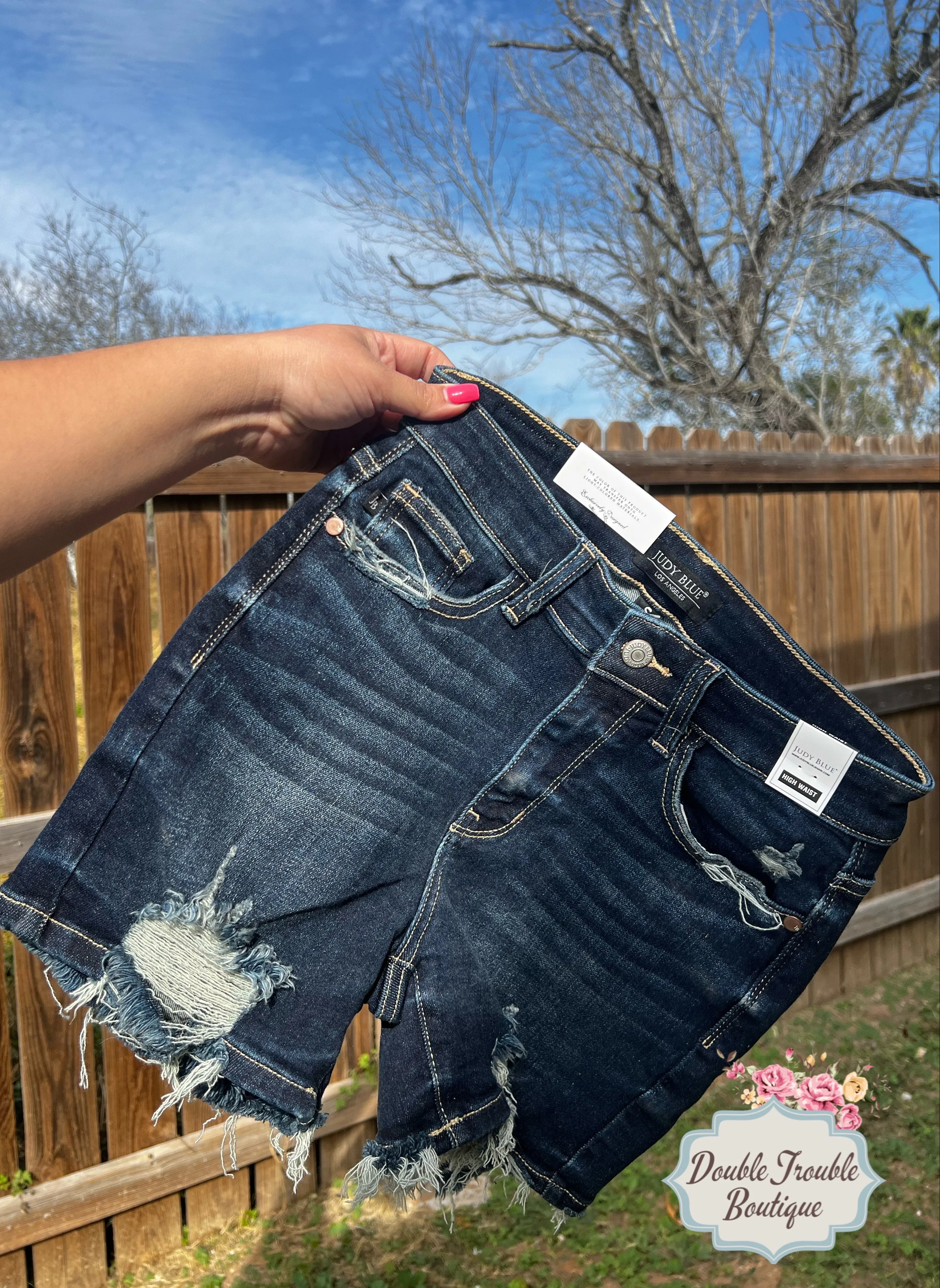 Judy Blue DENIM DISTRESSED SHORTS