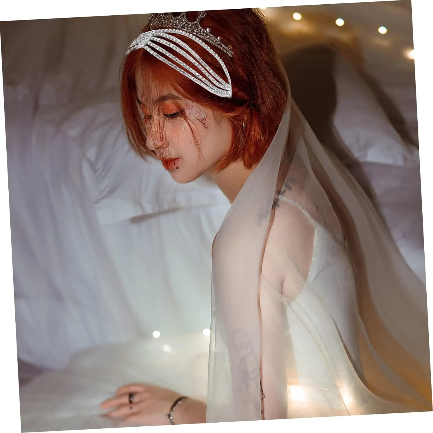 Rhinestone Bridal Hair Chain for Women Elegant Wedding Headband Accessory Chic Forehead Headdress for Ceremonies Parties Photography Eye-catching Hair Jewelry