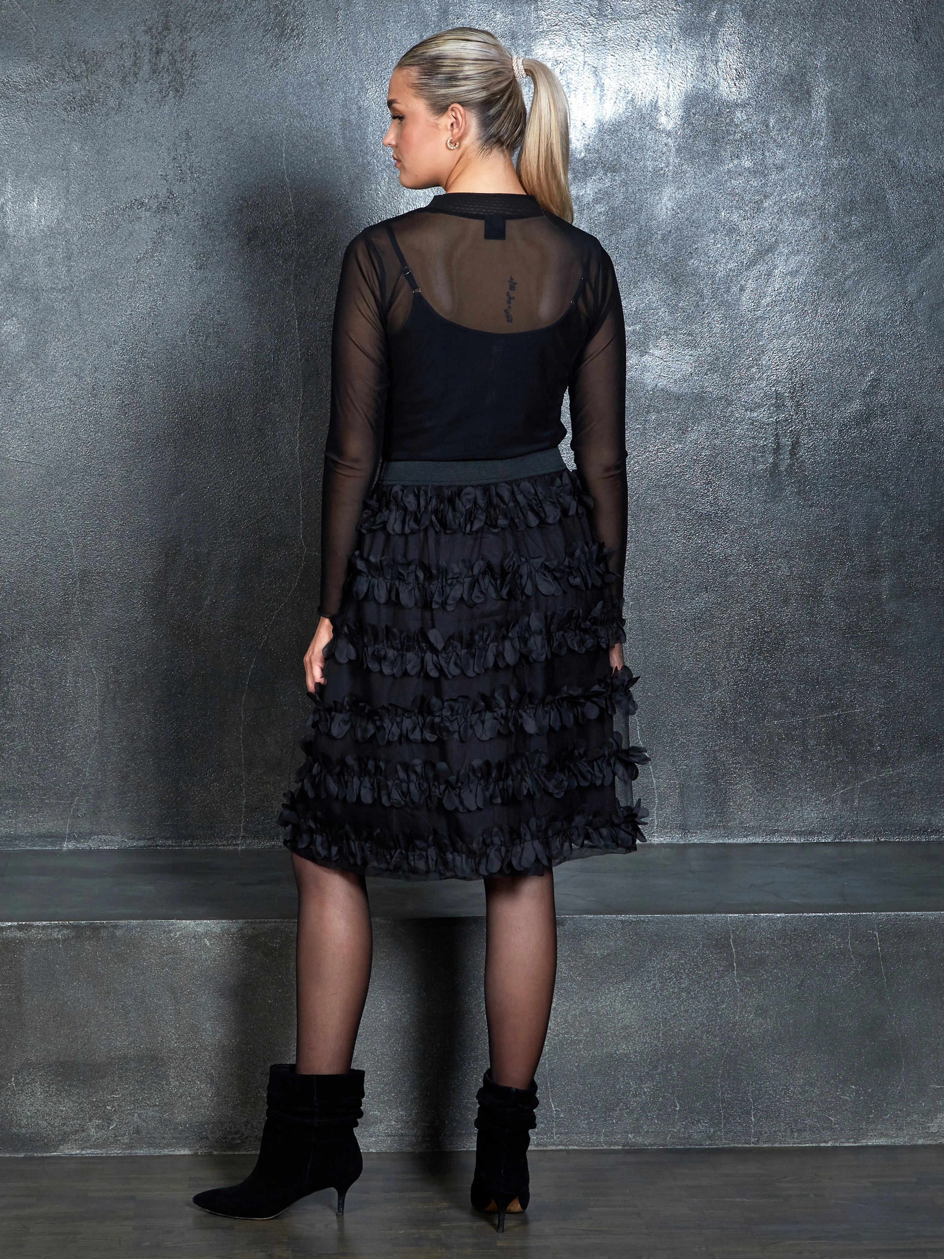 Elegant Black Sine Skirt - Chic and Stylish Womens Fashion